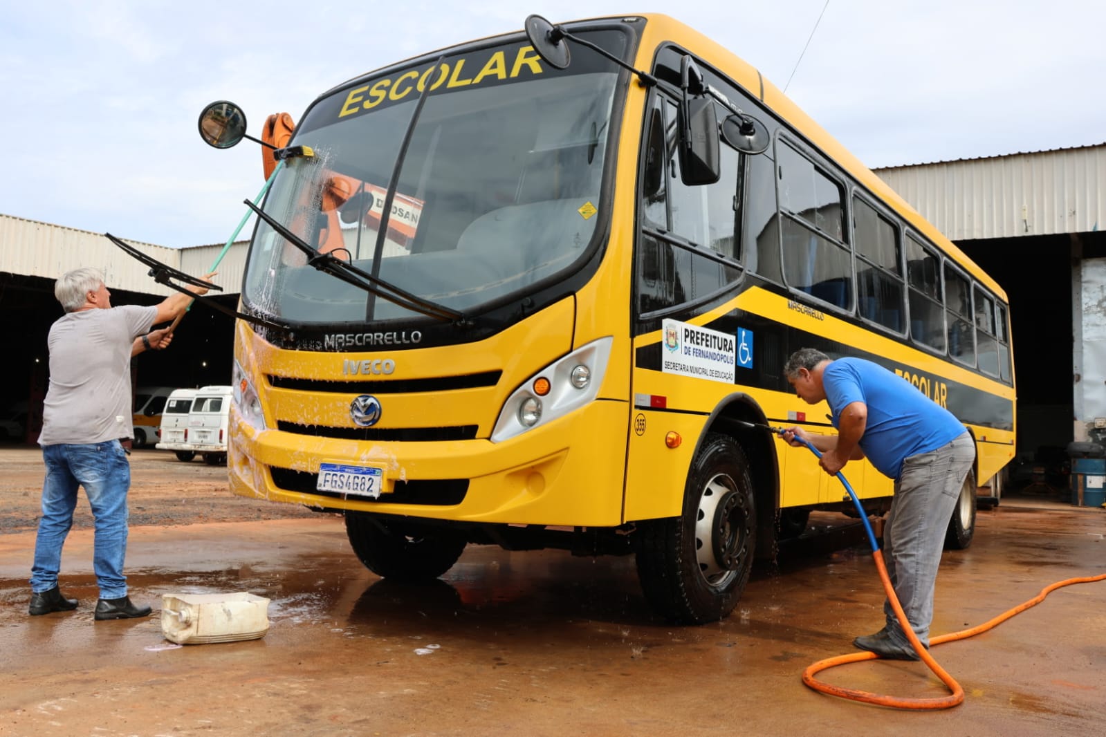 Equipes Iniciam Limpeza Em Todos Os Nibus Escolares Da Rede Municipal