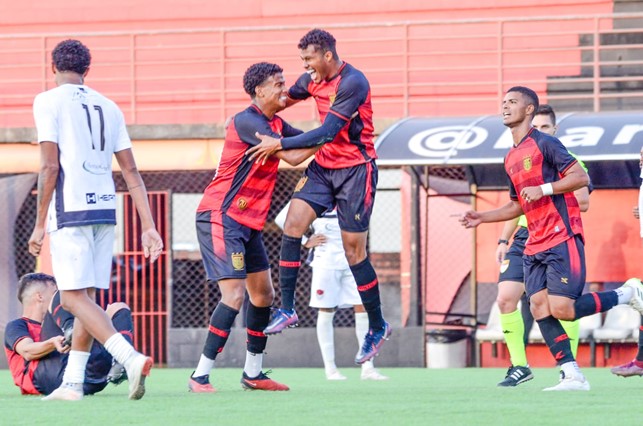 TUPÃ É DERROTADO EM GUARULHOS PELO FLAMENGO