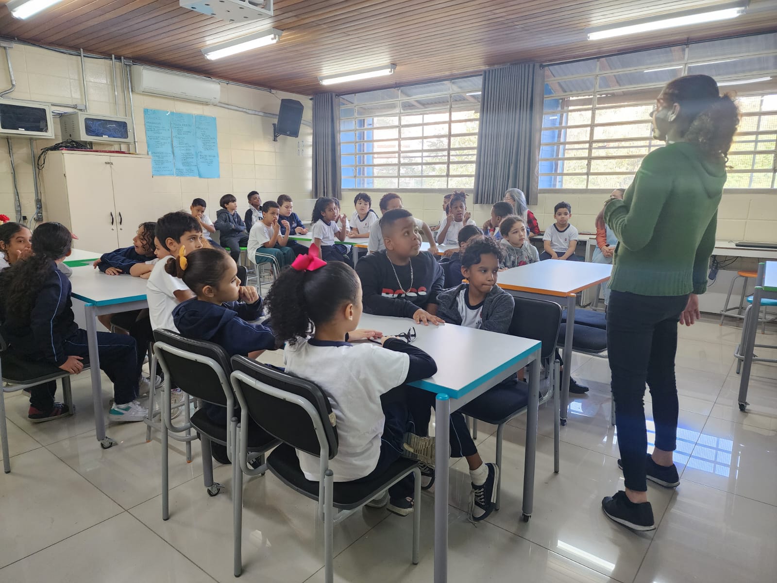 Dia do Psicólogo e saúde mental para crianças e adolescentes: Instituto CADES atua com rede de proteção social em escolas e instituições de São Paulo