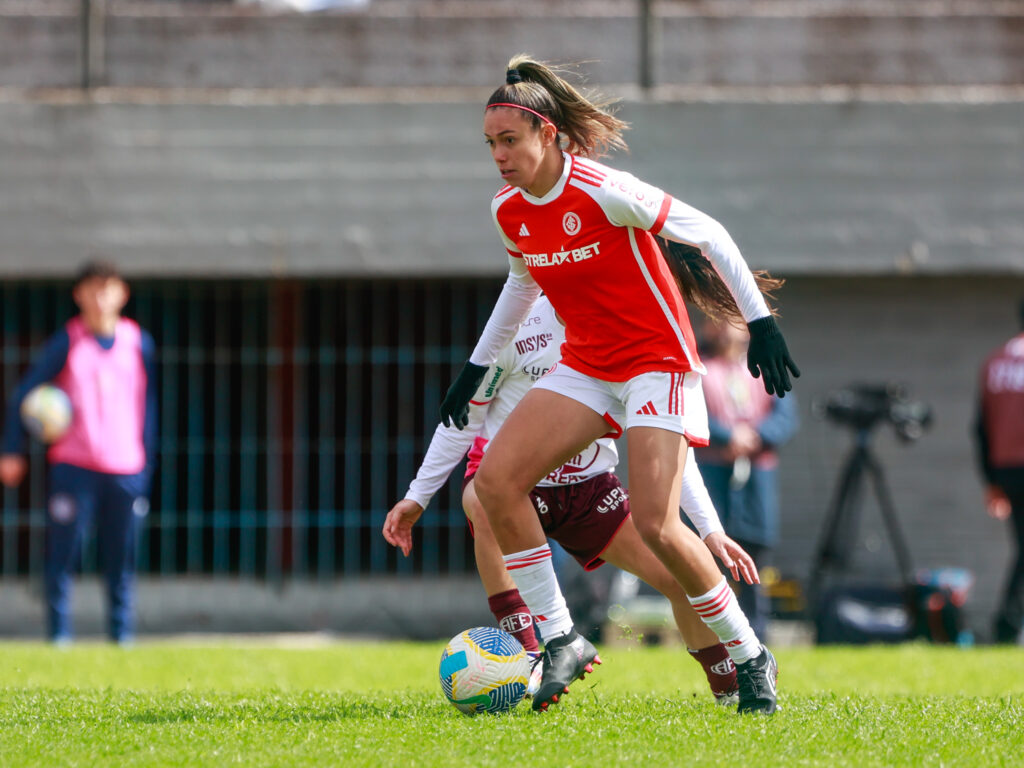 Internacional conclui maior venda da história do futebol feminino brasileiro