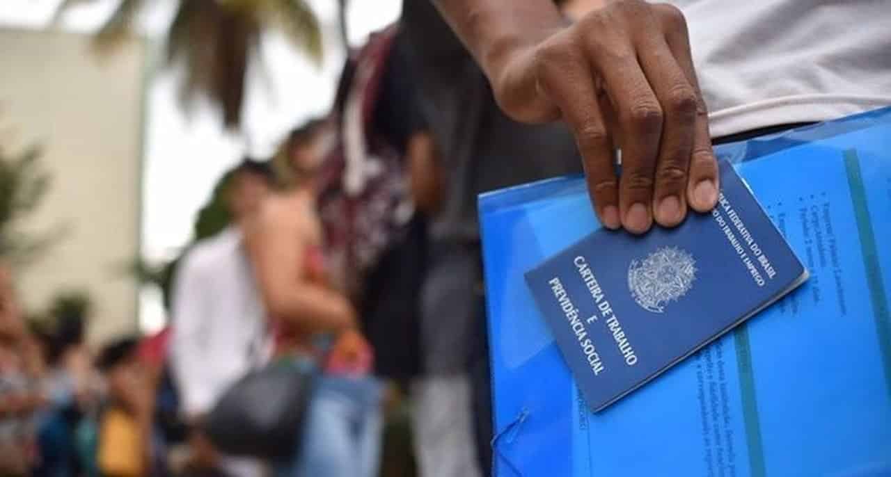 Fernandópolis cria 105 novas vagas de trabalho em agosto, impulsionada por serviços e comércio