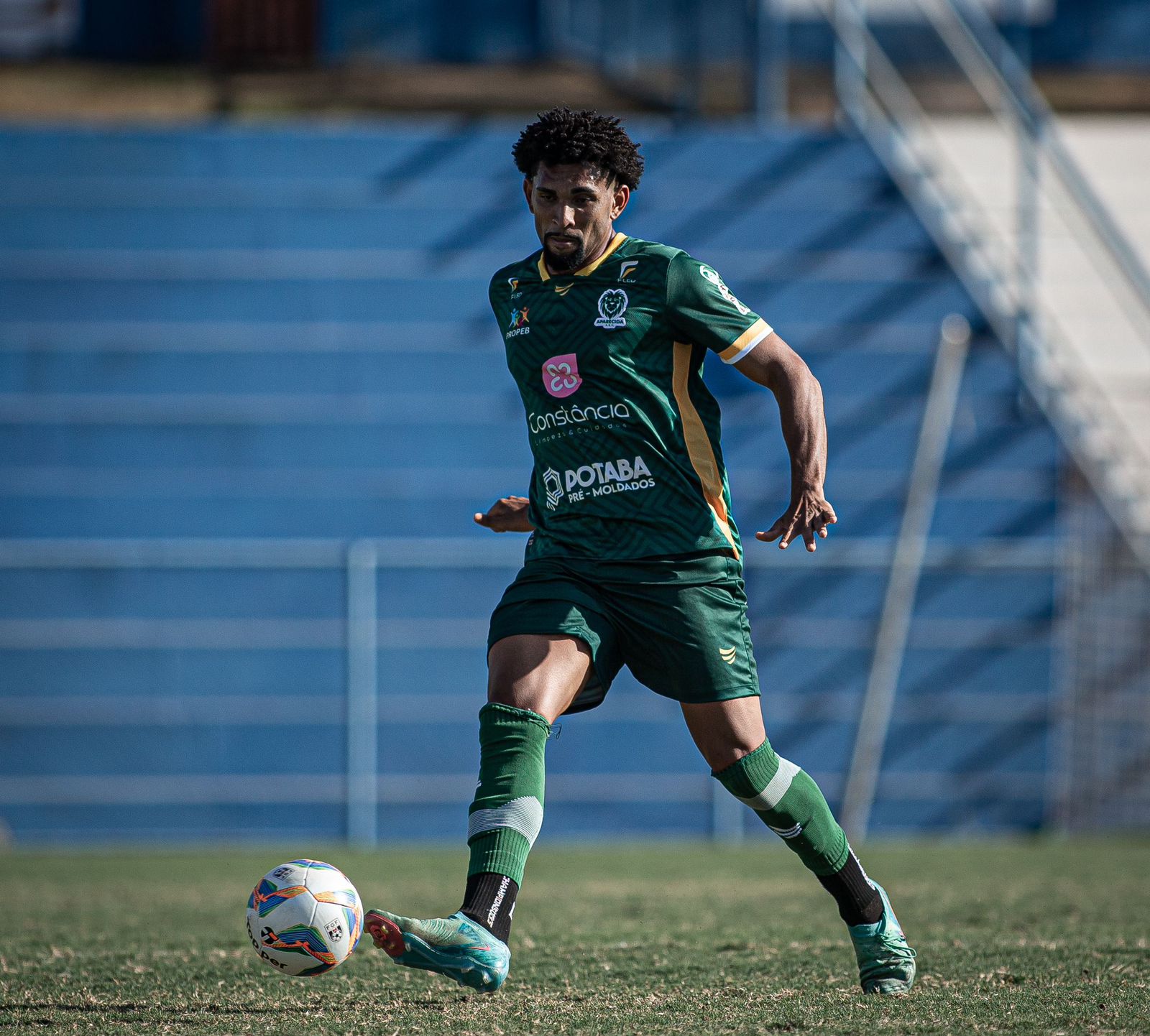 Zagueiro Leandro Sergipe chega para reforçar  defesa do Taquaritinga para A4 em 2025