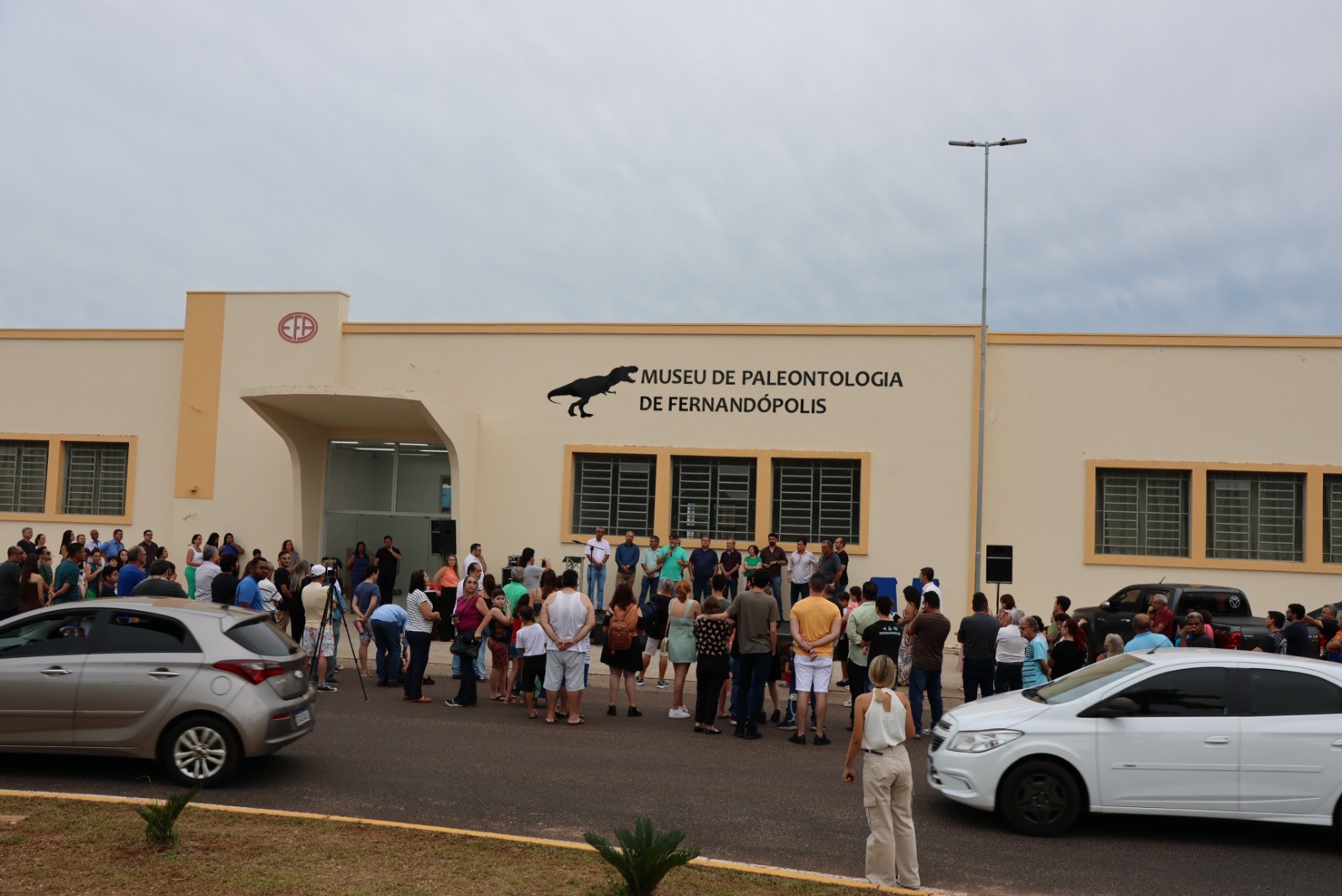 Público prestigia inauguração do Museu de Paleontologia de Fernandópolis