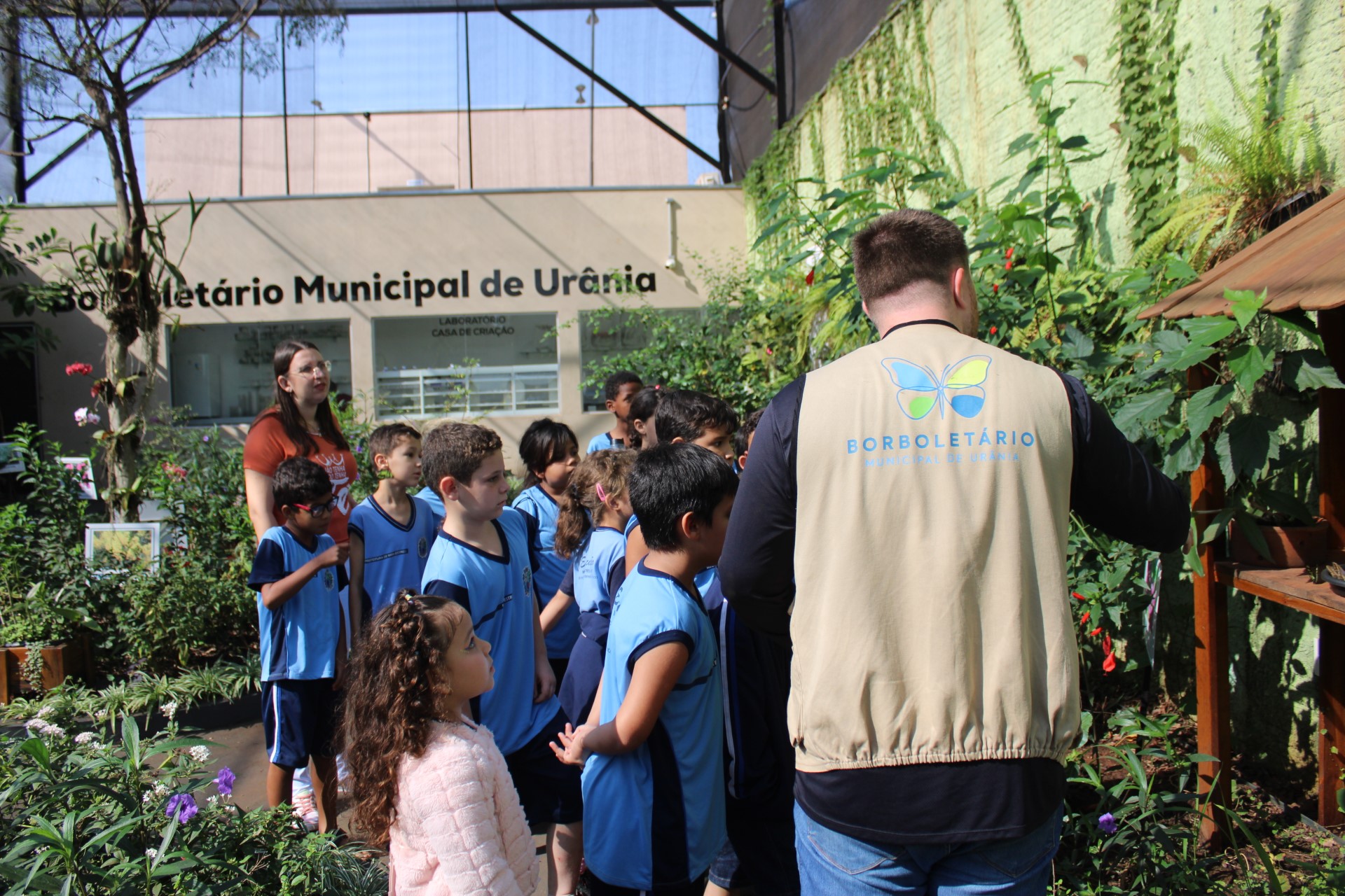 Alunos da EMEF de Mira Estrela visitam Borboletário de Urânia