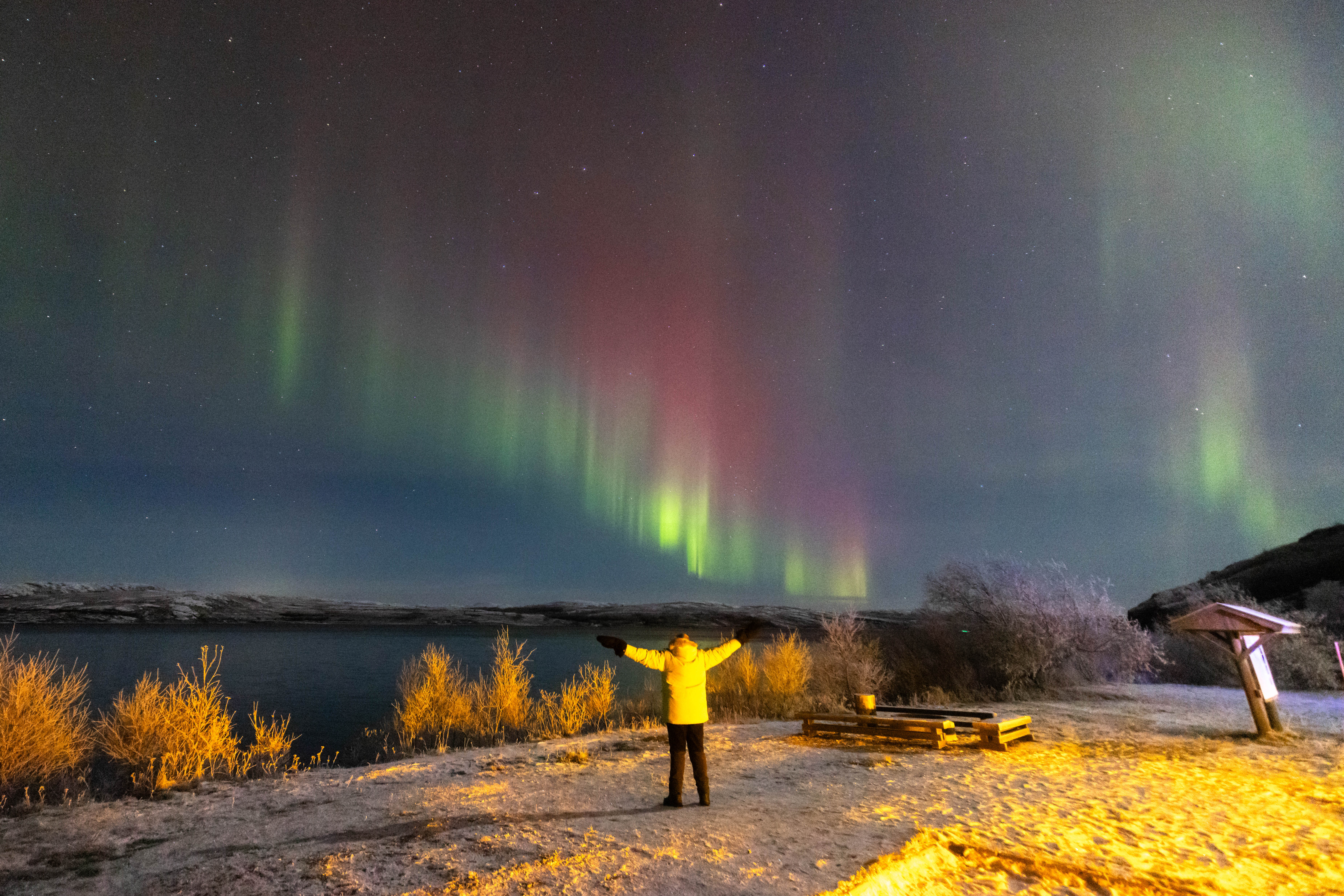 Brasileiros na Finlândia registram aurora boreal raríssima